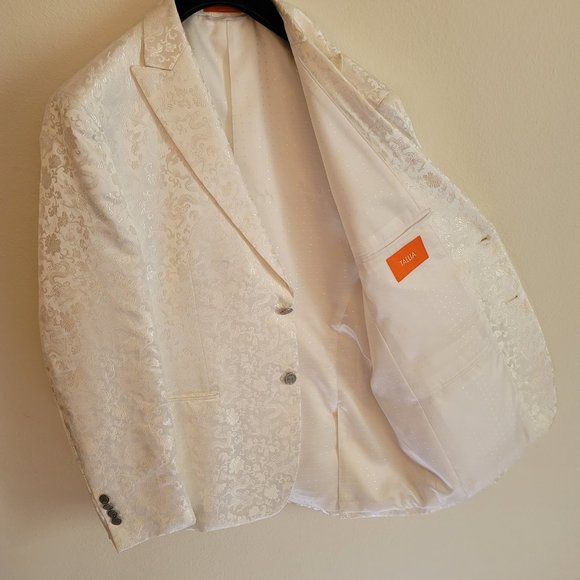 White Tallia Blazer - Picture 2 of 4